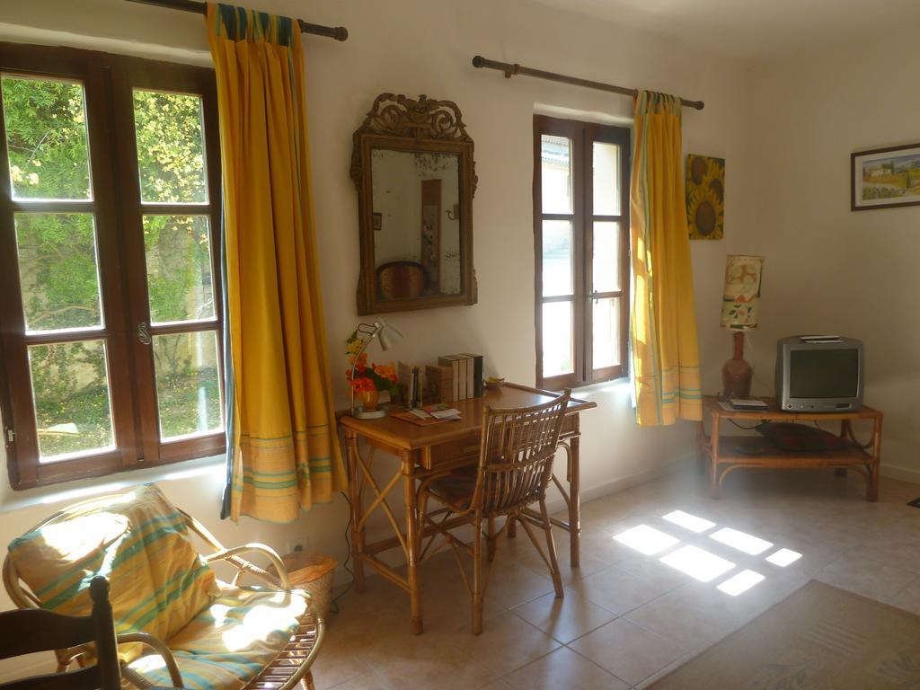 Le Val Leron Bed and Breakfast Valaurie Εξωτερικό φωτογραφία