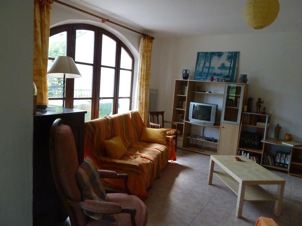 Le Val Leron Bed and Breakfast Valaurie Εξωτερικό φωτογραφία