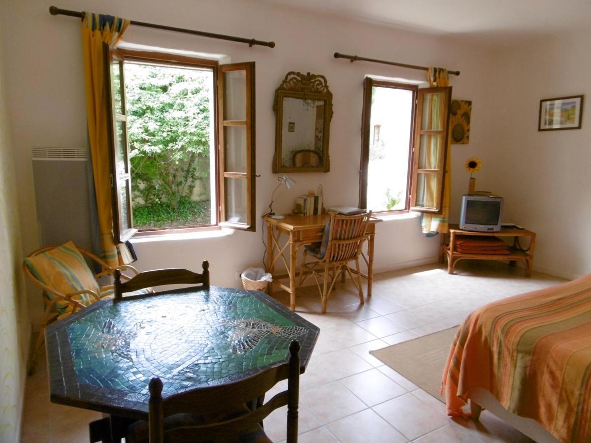 Le Val Leron Bed and Breakfast Valaurie Εξωτερικό φωτογραφία